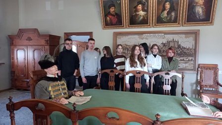 Учащиеся 9 «Б» класса сегодня посетили Музей городской ратуши