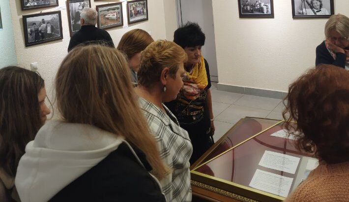 10 В на открытии фотовыставки «Могилёвщина в зеркале кинематографа»