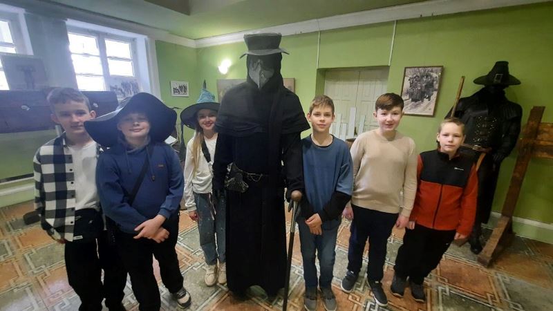 Посещение выставки «Охота на ведьм»: урок истории для 5 «Г» класса