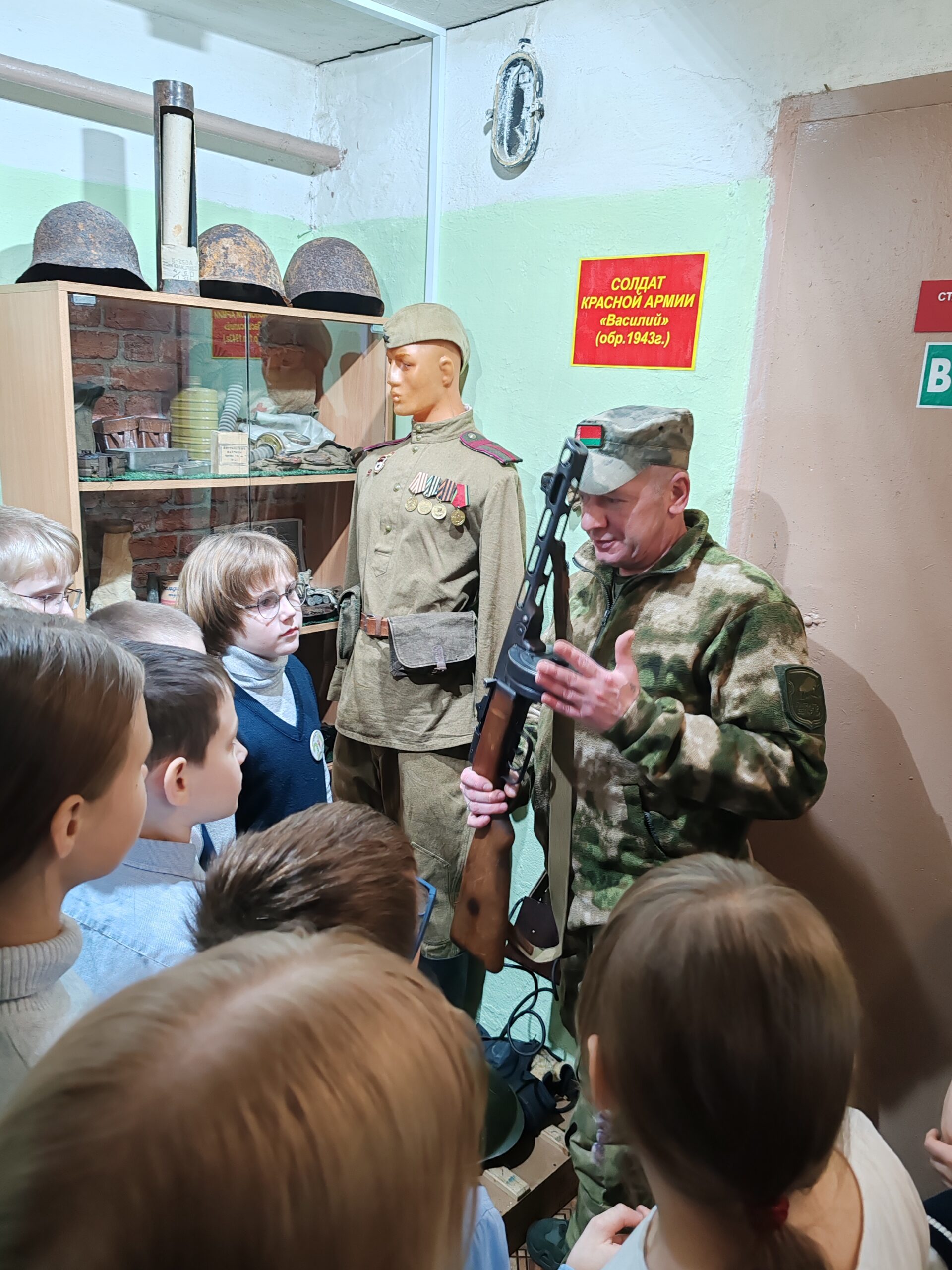 Экспозицию «Эхо войны» сегодня посетили наши учащиеся.