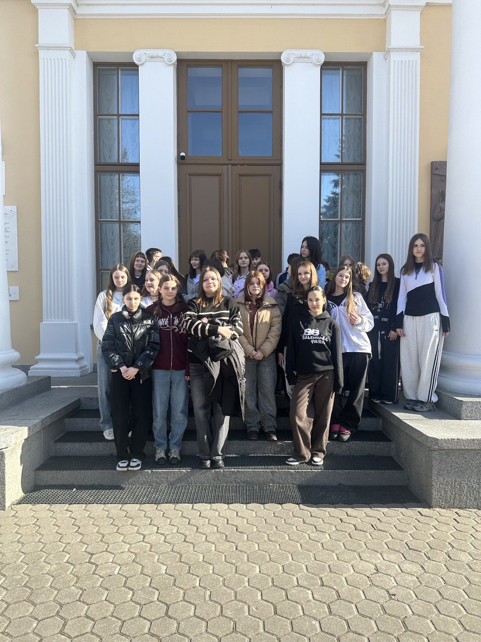 Учащиеся 8 Б, В, Г классов посетили «Добрушский фарфоровый завод»